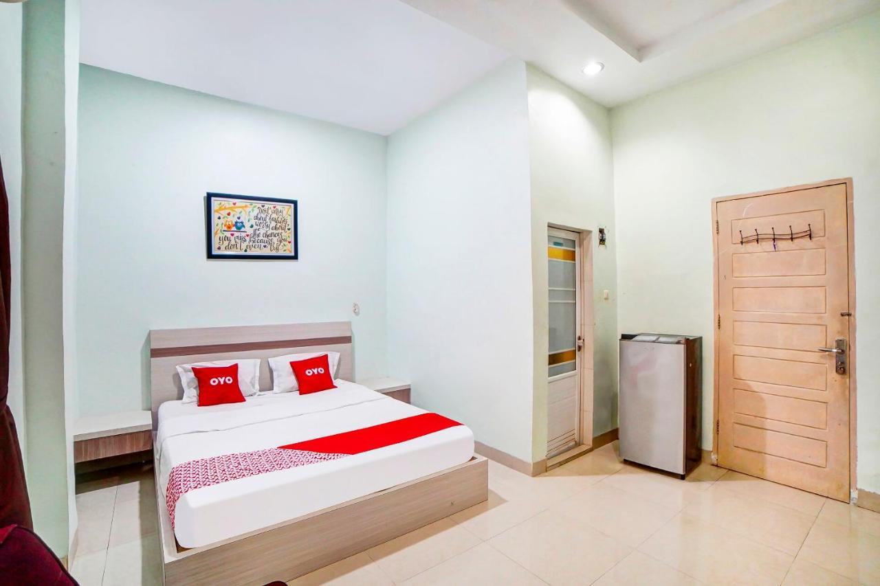 Oyo 91170 Ayahanda Residence Medan Exterior foto